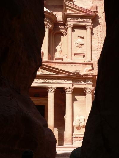 ヨルダンの旅（１）・・モーゼ終焉の地ネボ山と中東の３Ｐのひとつペトラ遺跡を訪ねて