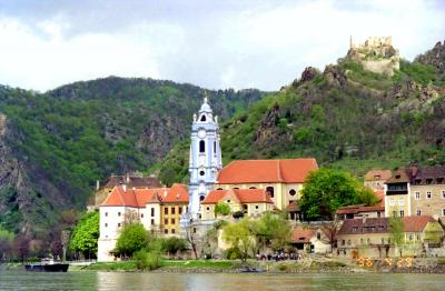 デュルンシュタイン D&#252;rnstein 川渡しで対岸に行きましょう＾＾