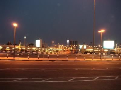 目的地前のドーハにて。。。