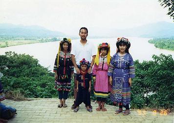 昔は怖いゴールデントライアングルも今は観光地（出会いとトレッキングのタイ旅行?）