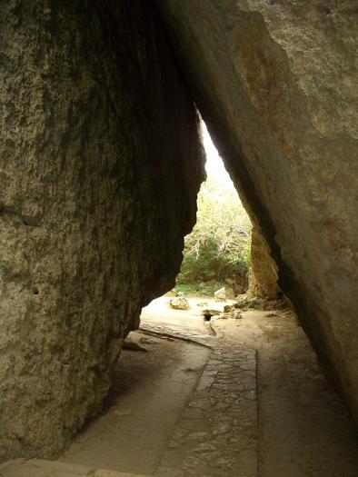 沖縄県知念村・斎場御嶽（セーファウタキ）