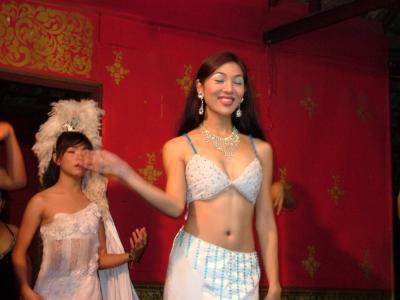 メコンの「微笑む美女」たち