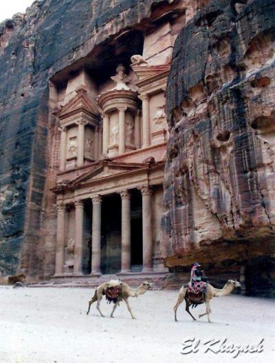 薔薇色のペトラ遺跡へ。