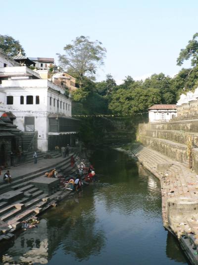 アジア・バックパッカーの旅【１１】　ネパール　カトマンズのボダナート、パシュティナート、スワヤンブナート