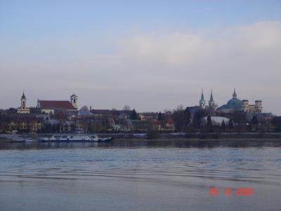 世界遺産　ドナウベンド『センテンドレとヴァーツ』