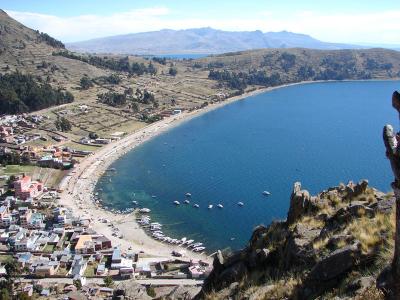 チチカカ湖（ボリビア）