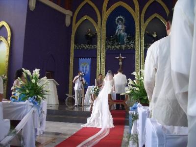 フィリピンで友人の結婚式（2/6教会での結婚式編）