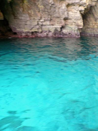 マルタの旅【３】　青の洞窟とハガール・キム神殿