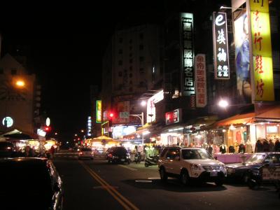 台湾　中華路夜市食べ歩き