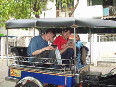 トゥクトゥクに乗ってバンコク観光