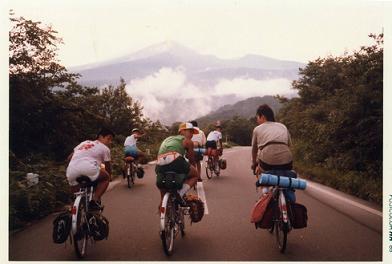 八甲田を越えろ！　夏のツアーのスタート（懐かしサイクリング部の東北ツアー?）