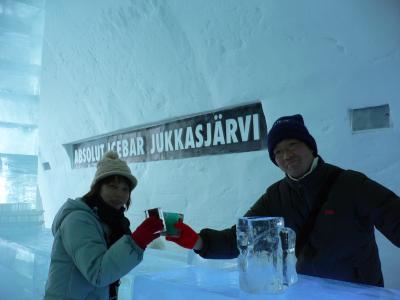 ｱｲｽﾎﾃﾙにｱｲｽﾊﾞｰ　案外寒くない？