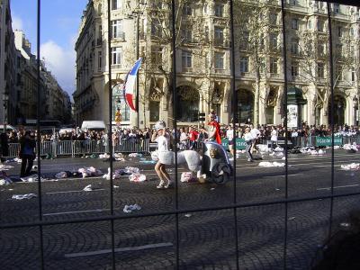 パリでマラソン。疲れました。。。