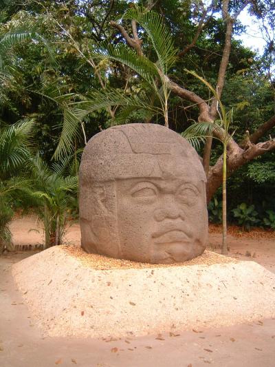 スパイダーモンキーあるいは川で顔を洗う2人