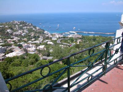 イタリア旅行?カプリ島の青い空と海　２