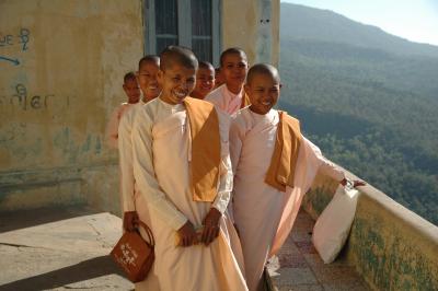 ミャンマー−悠久の文化と独裁と…?ヤンゴン