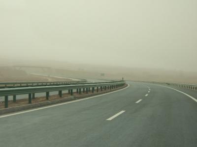 ゴビ砂漠爆走500km