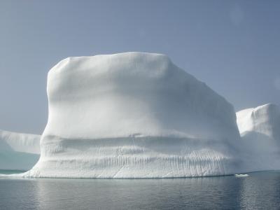 ヨーロッパ最果ての島でエメラルドグリーンの氷山がみたい