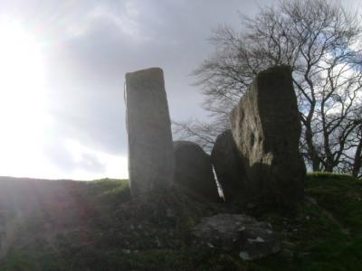 カントリー・ウォーキング　-　ケント州先史時代墓室をめぐる