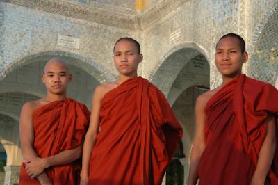 ミャンマー−悠久の文化と独裁と…?マンダレー