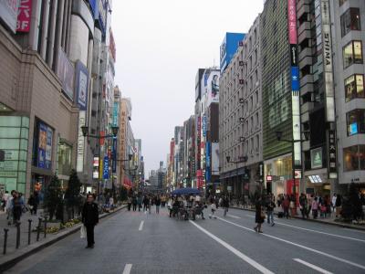 東京銀座でのんびりと一息。