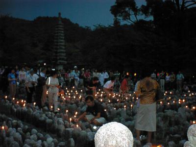 伏見稲荷と化野念仏寺千灯供養