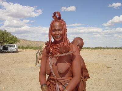 茜色のナミブ砂漠の風紋と誇り高き幻のヒンバ族に逢いたい