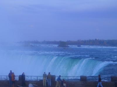 Niagara　～ライトアップの夜を写す～