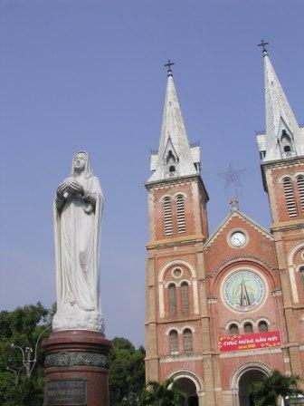 母快気祝い、たまにはお気軽ツアーでホーチミン