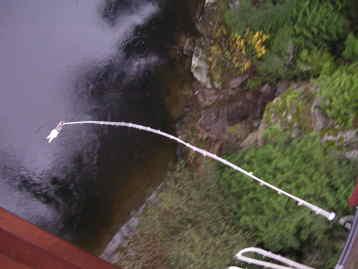 ナナイモでバンジー・ビクトリアで蝋人形