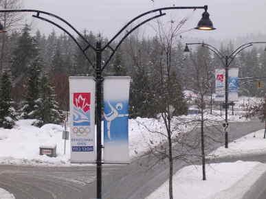 小雪舞い散るウィスラーで誕生日を盛大に祝ってあげられなくてごめんね