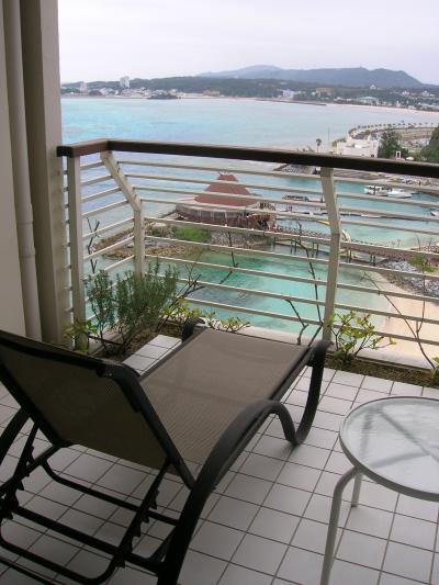 素敵な海、綺麗な島、、、沖縄(^_-)-☆