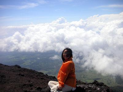 パカヤ火山に登る