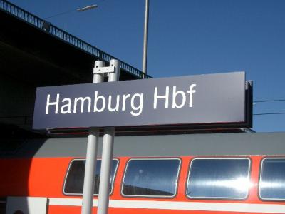 ハンブルク中央駅をうろうろ歩きました。