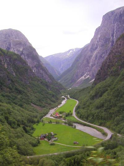 ゾグネフィヨルドとフロム鉄道の旅:ノルウェーその1