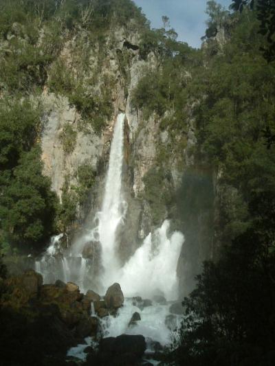 タラウェラ滝トレック～不思議の滝を見に行く