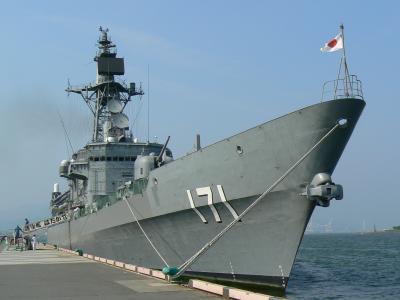 清水で護衛鑑「はたかぜ」の一般公開＋航空自衛隊機祝賀飛行