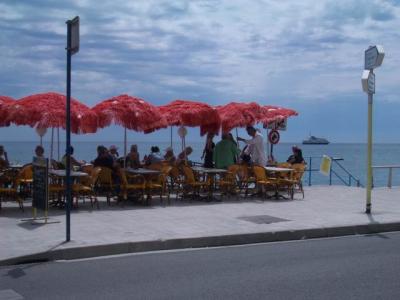 マントンでくつろぐ