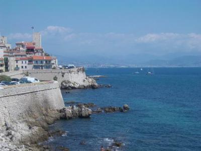 アンチーブに滞在