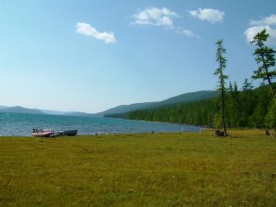 静かなるフブスグル湖の景色　1