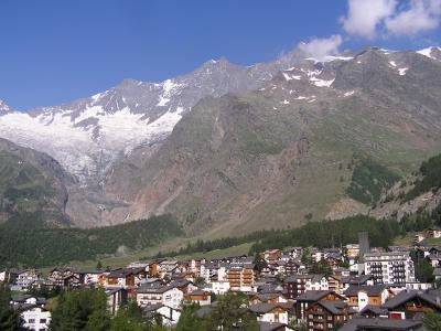 スイスアルプス絶景ハイキング　その５８　サース・フェーの風景?