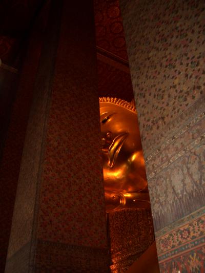 金ぴかワットポー(涅槃寺)