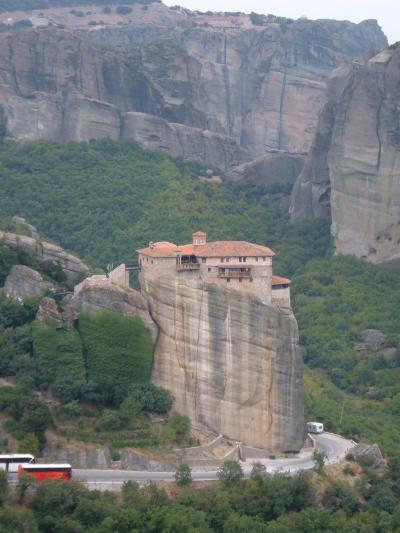 世界遺産メテオラ　?ルサヌー修道院　?アギオス・ニコラオス修道院