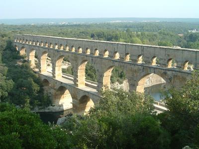 大きな橋を見に行く　フランス縦断の旅　*ポンデュガール　2002年08月28日