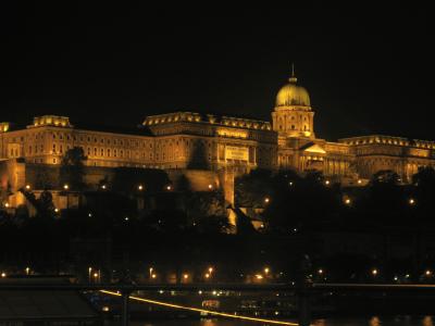 2006年ハンガリーとルーマニア旅行第７日目(9)：ブダペスト・ペスト側から見た夜景再び