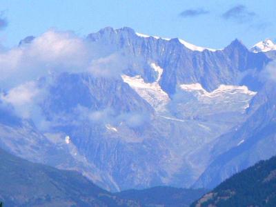片瀬貴文スイス写真集【520】リッフェルアルプ駅から見える立派な山並み