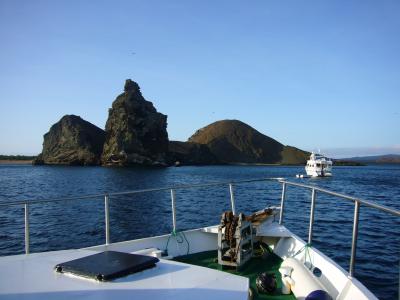 ガラパゴス−カメとイグアナの島へ　１）諸島クルーズ
