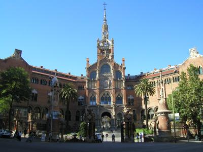 バルセロナの建築芸術「サン・パウ病院、グエル邸」など