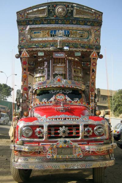 Pakistan Truck Art  面白くてやめられない「けばトラ」ウォッチング 父親の作品