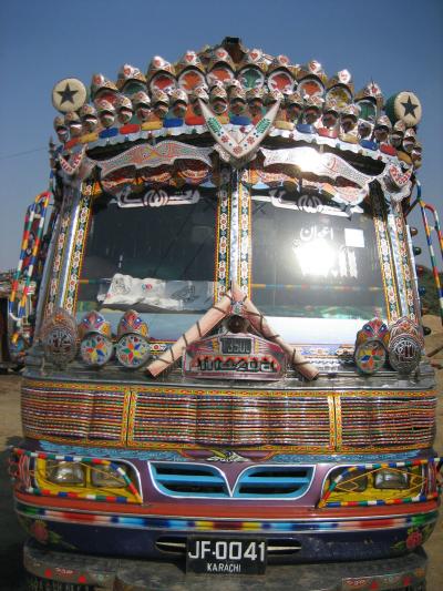 Pakistan Truck Art 面白くてやめられない「けばトラ」ウォッチング　 ミニバスの終点へ　?W-11